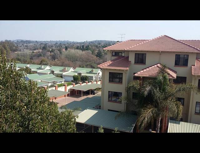 3 BEDROOM PENTHOUSE FOR SALE IN SUNNINGHILL